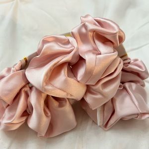 Set of 2 pink silk scrunchies